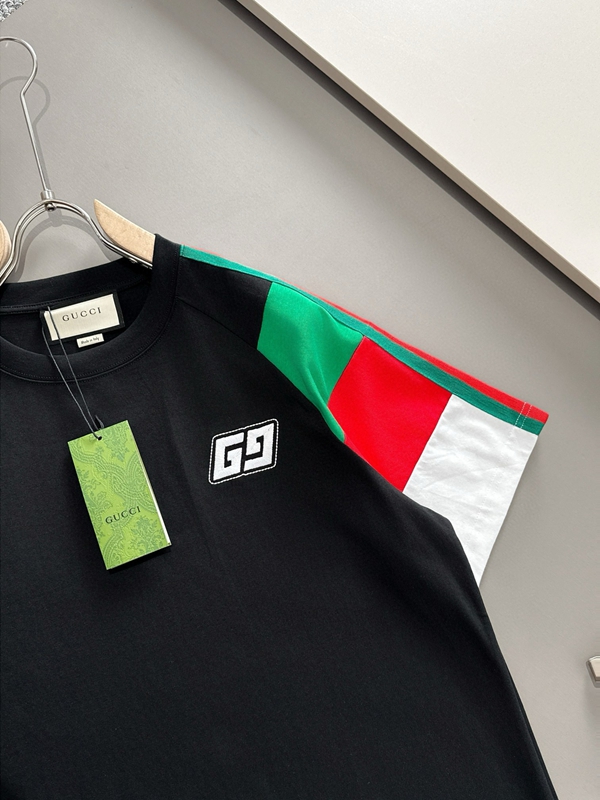 ブランドTシャツ側面デザイン